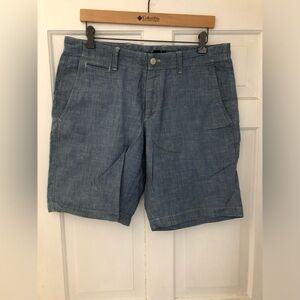 GAP Men's Light Blue Chambray Flat Front Shorts